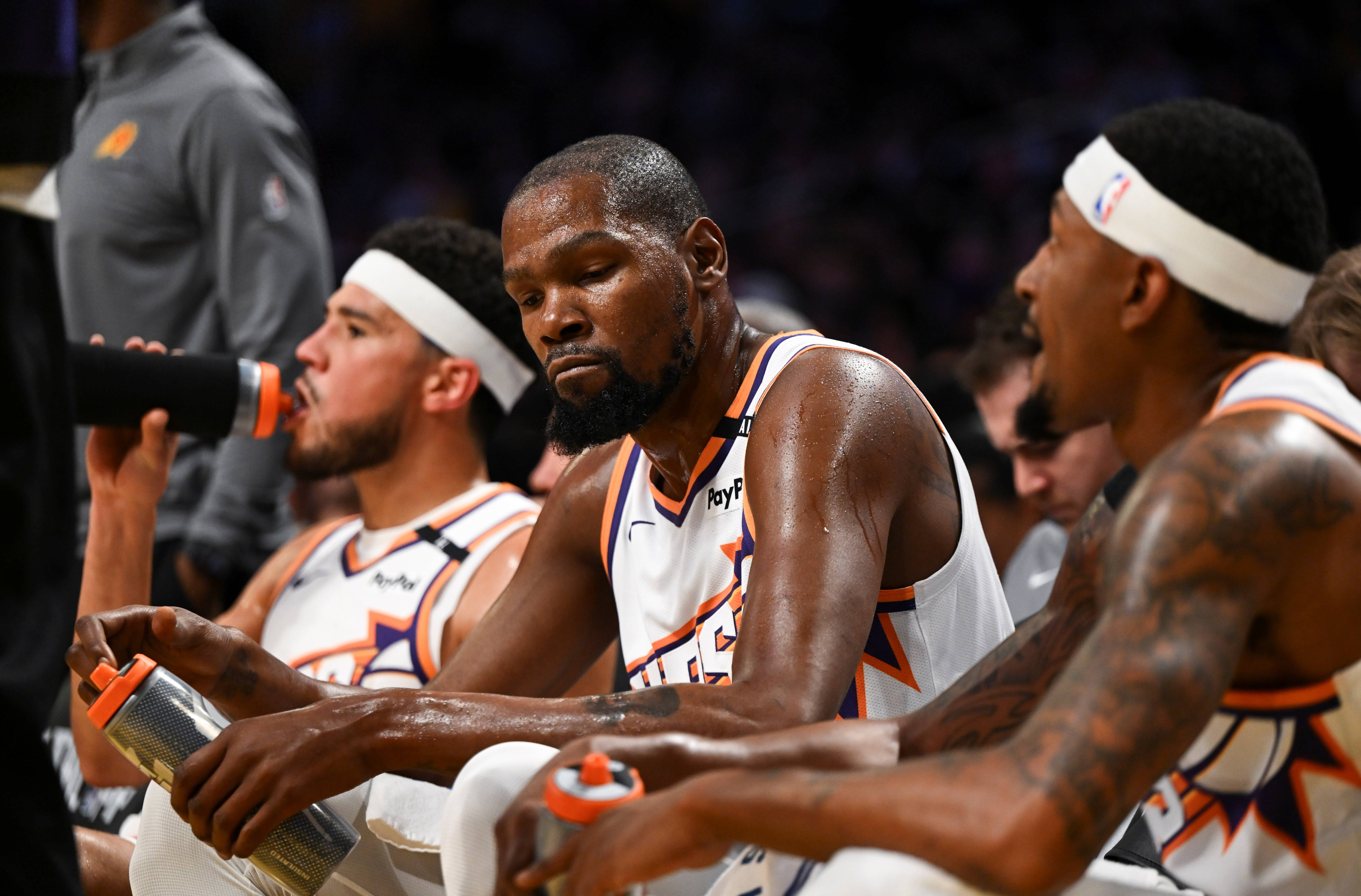 爱游戏体育-热火队惨败后更衣室爆发冲突，主帅回应，经验名称专业.